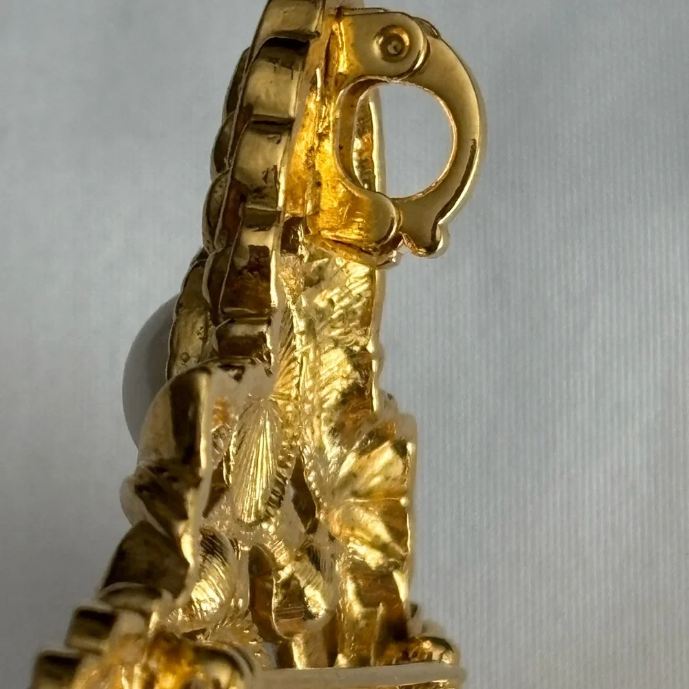 Avon vintage gold